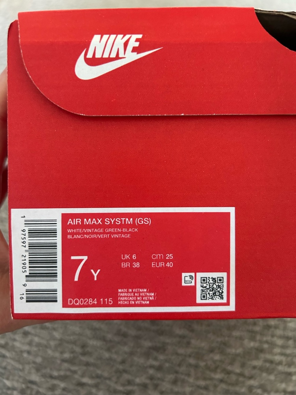Nike Air Max Low Top Sneakers in White, Black & Dark Green - Picture 5 of 5